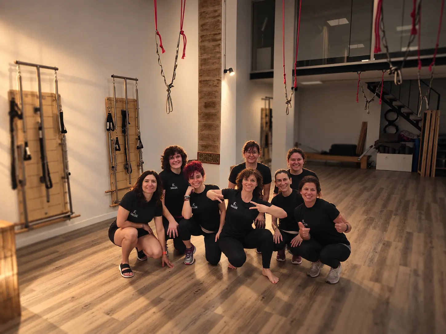 El equipo de Studio Salux en su sala de Huelva